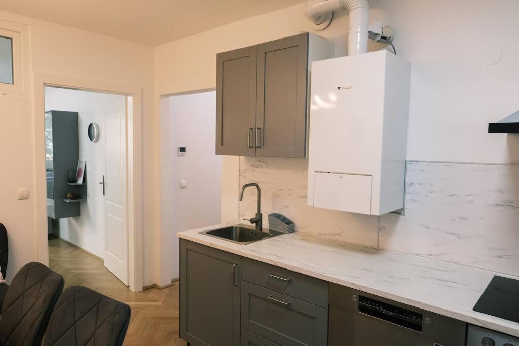 Apartamento Pink Prater Viena Exterior foto
